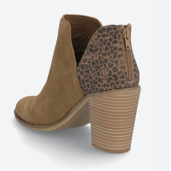 DV8 Shai Mixed Material Heeled Bootie - Picture 3 of 4